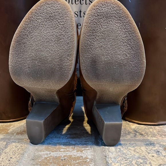 Altar'd State 9 Western highly detailed soft suede stacked 3 1/2" heeled booties - Picture 10 of 12